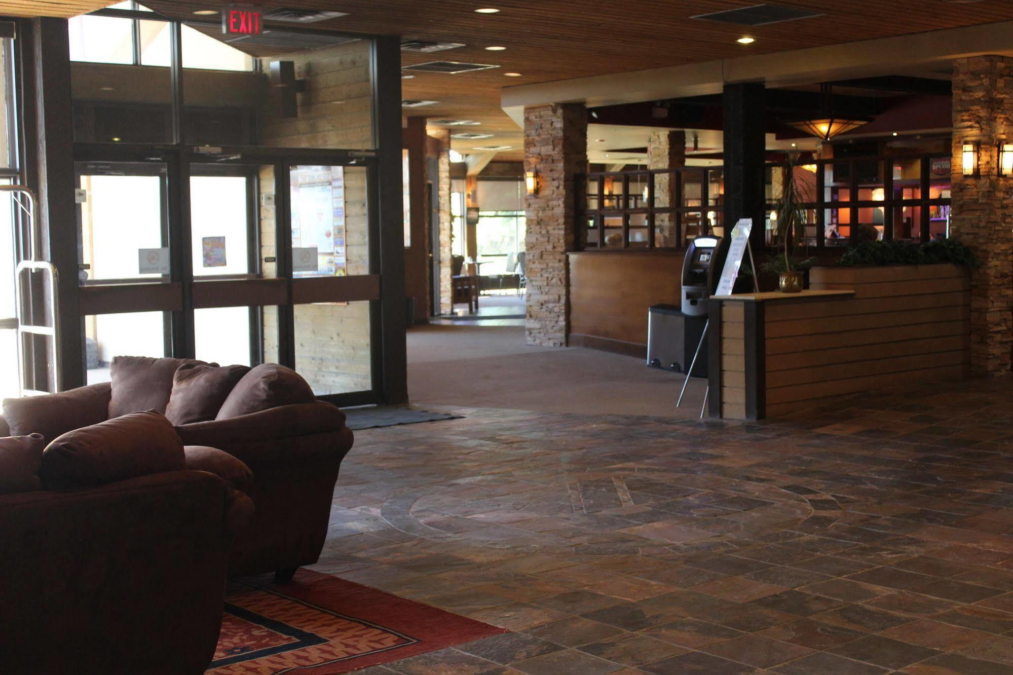 Inn Walking Eagle &