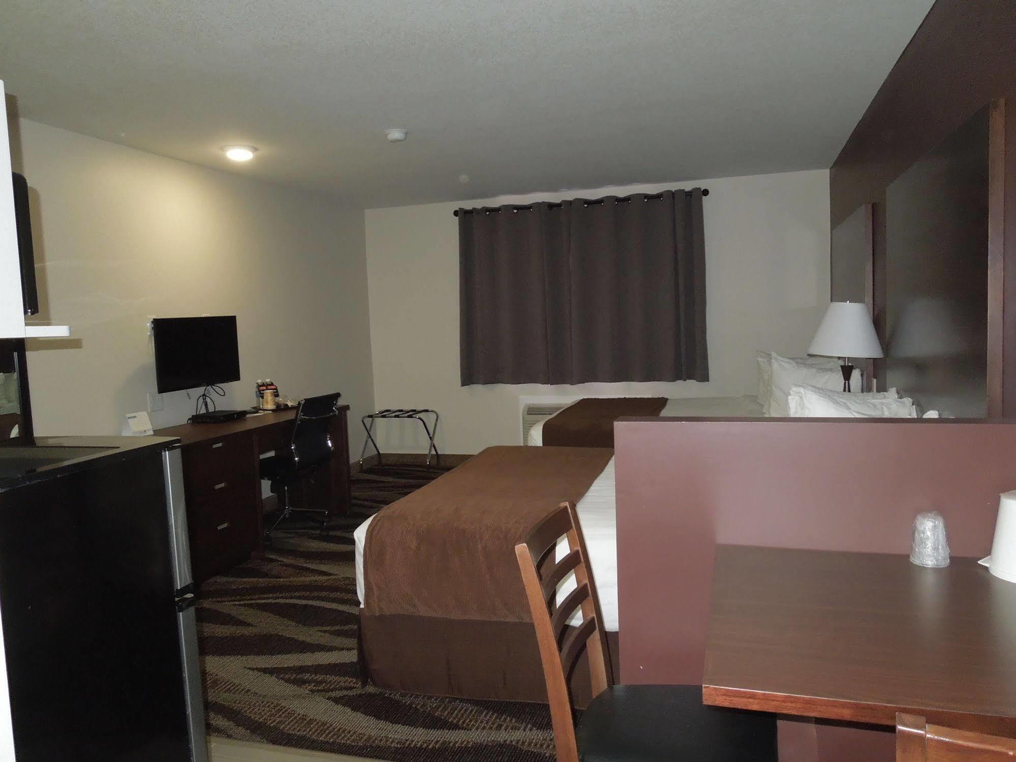 Inn Walking Eagle & Rocky Mountain House