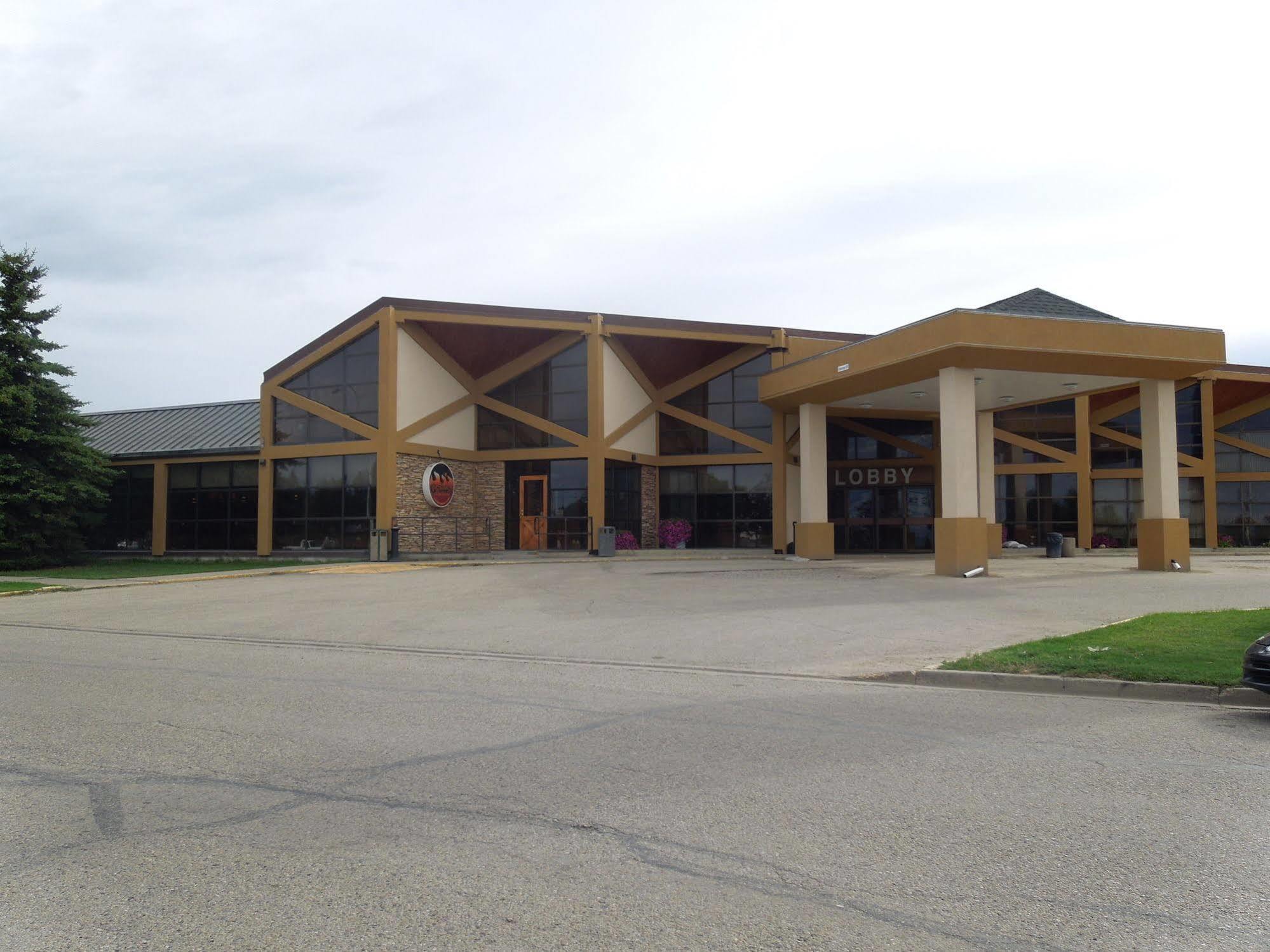 Walking Eagle & 3* Rocky Mountain House
